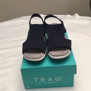 Traq by Alegria. The first smart comfort shoe.